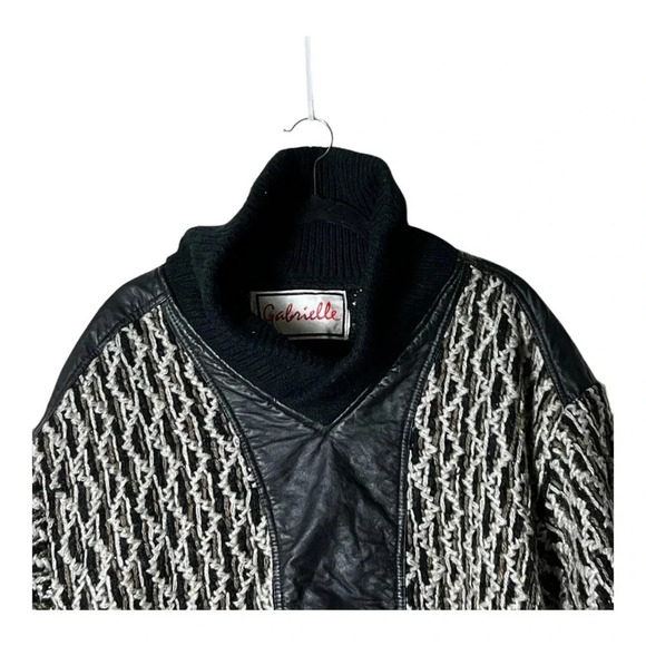 GABRIELLE KNITTED PULL OVER COAT WITH GUIENE LEATHER SIZE SMALL GRAY/BROWN/BLACK - Picture 2 of 8